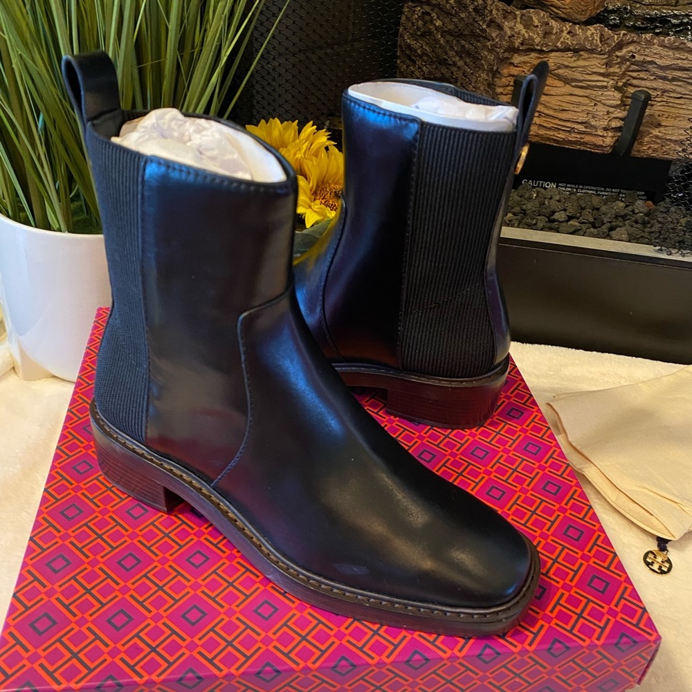 TORY BURCH CHELSEA BOOT